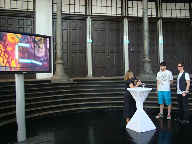 glowing_streetart_02